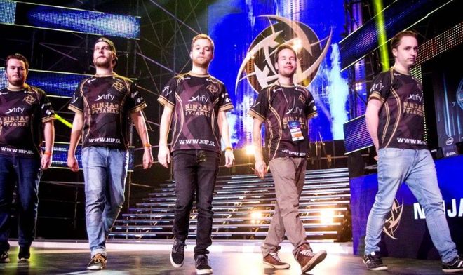 锋位置上的 锋位置上的