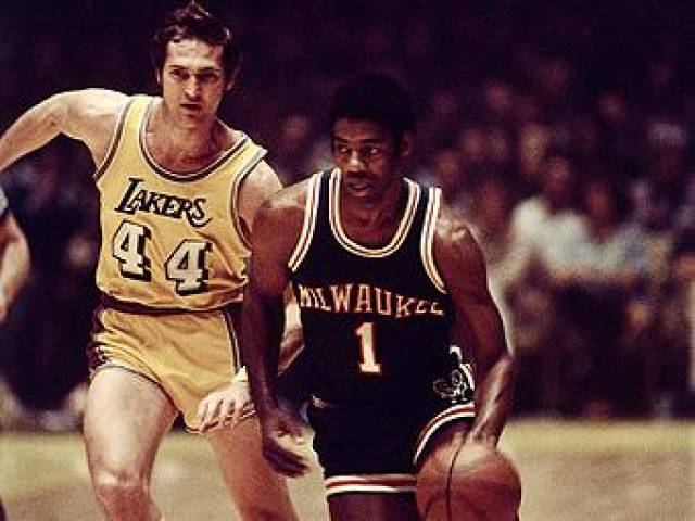 借后发制人 借后发制人