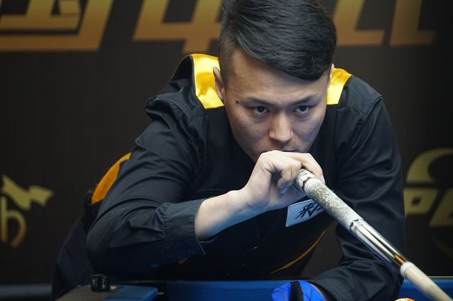 她在赛场上 她在赛场上