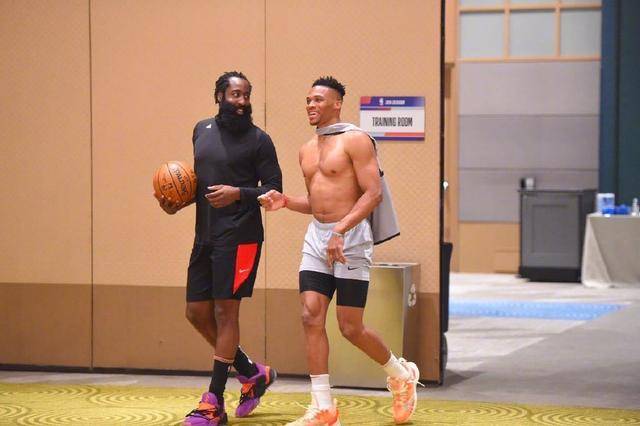 拖到24秒 拖到24秒